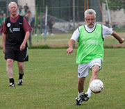 News Picture: Soccer Scores a Goal for Senior Fitness